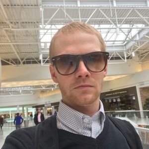 Meet your Posher, Derrek